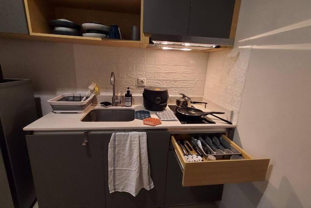 2 Bed Room Apartment In West Dżakarta Zewnętrze zdjęcie